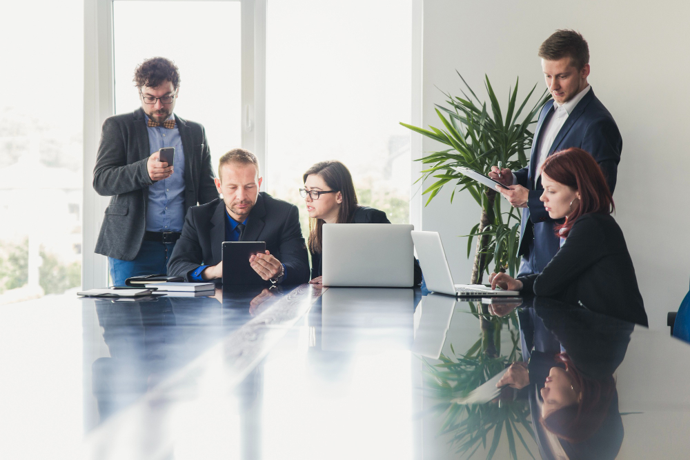 Команда на встрече